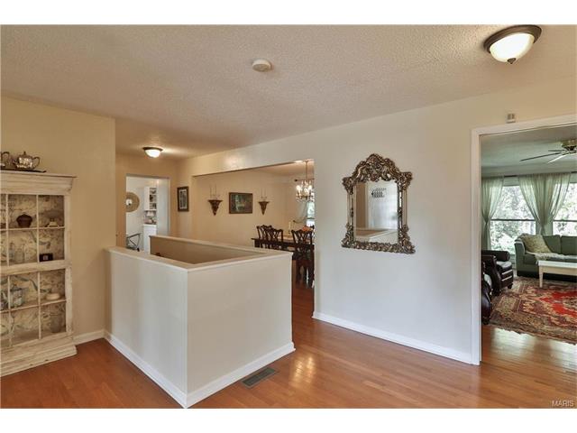 856 Sugar Hill Dr, Ballwin, MO 63021 photo 11