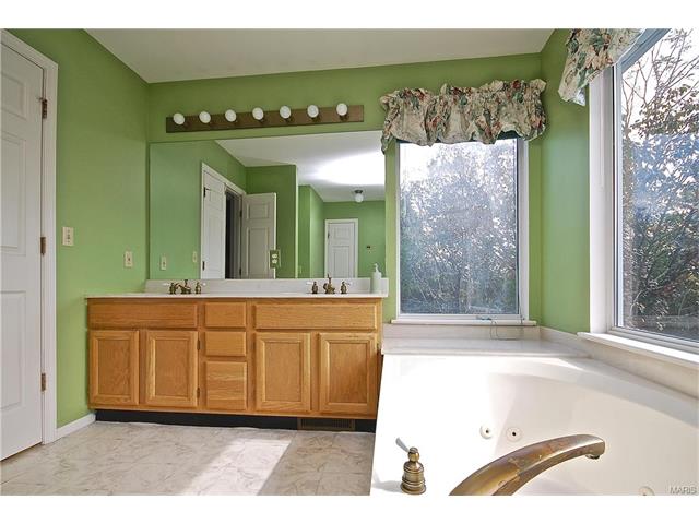 17488 Princeton Ridge Ct, Eureka, MO 63025 photo 18