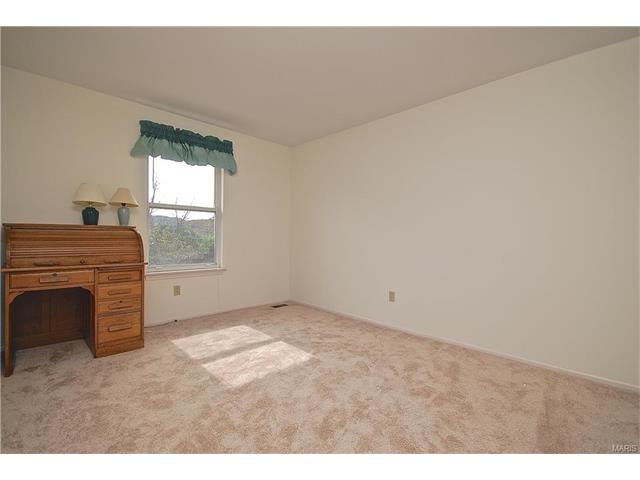 17488 Princeton Ridge Ct, Eureka, MO 63025 photo 23