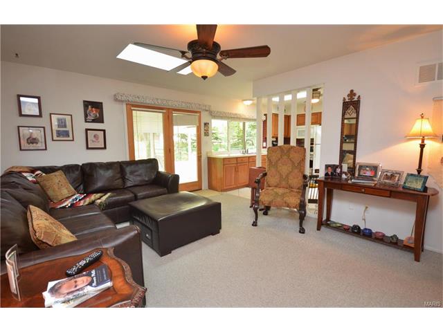 548 Blazedwood Dr, Ballwin, MO 63021 photo 10