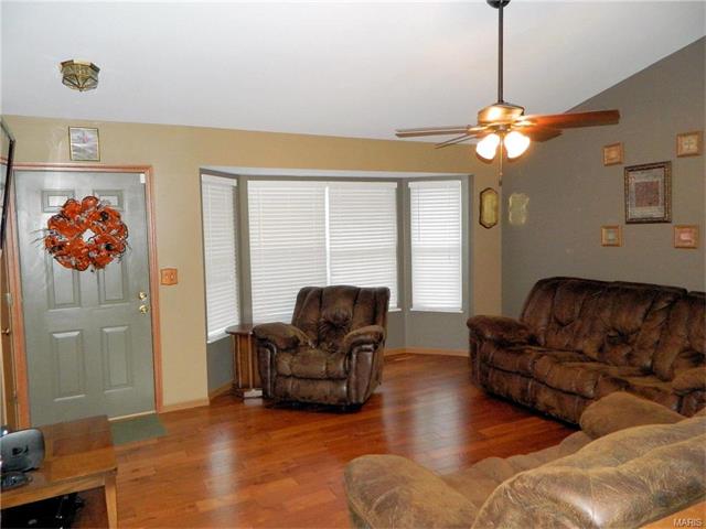 39 Jacqueline Cir, O'fallon, MO 63368 photo 4