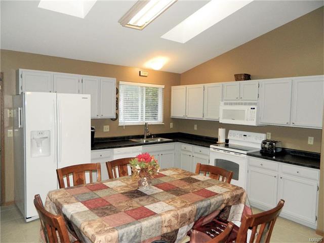 39 Jacqueline Cir, O'fallon, MO 63368 photo 9