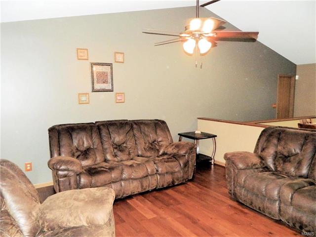 39 Jacqueline Cir, O'fallon, MO 63368 photo 2