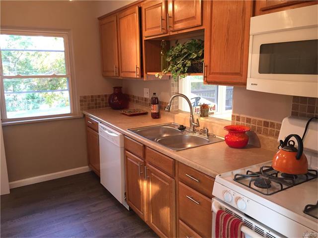 115 Lark Hill Ln, Ballwin, MO 63021 photo 5