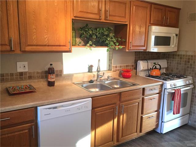 115 Lark Hill Ln, Ballwin, MO 63021 photo 6