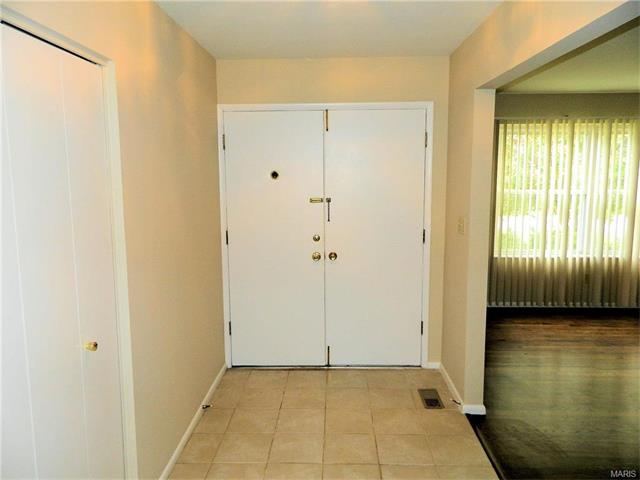 436 Hill Trail Dr, Ballwin, MO 63011 photo 3