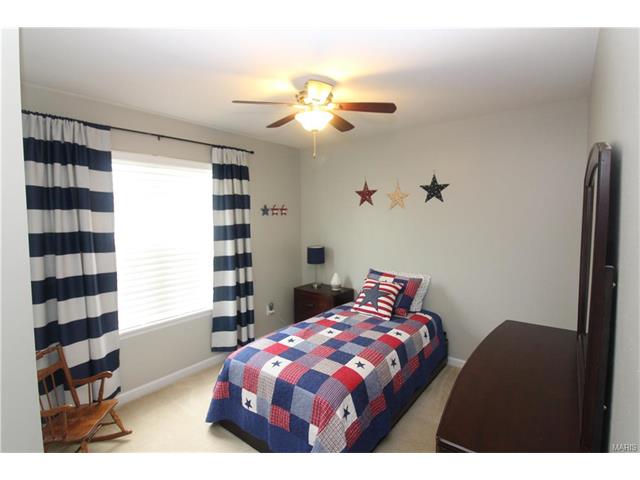 418 Wynchat Dr, O'fallon, MO 63366 photo 9