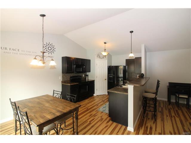 418 Wynchat Dr, O'fallon, MO 63366 photo 3