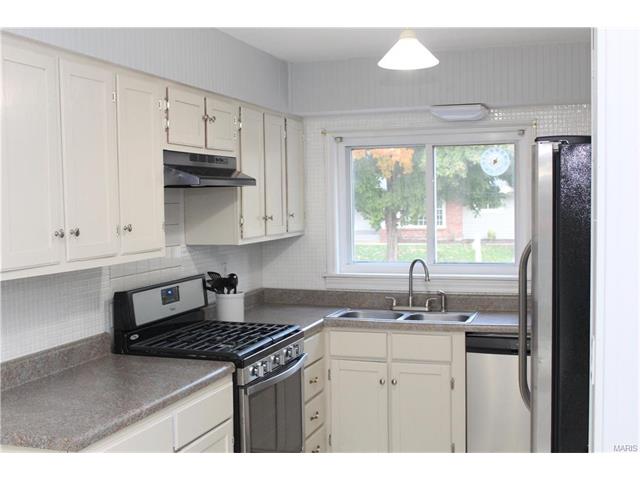 812 Phaeton Dr, Ballwin, MO 63021 photo 6