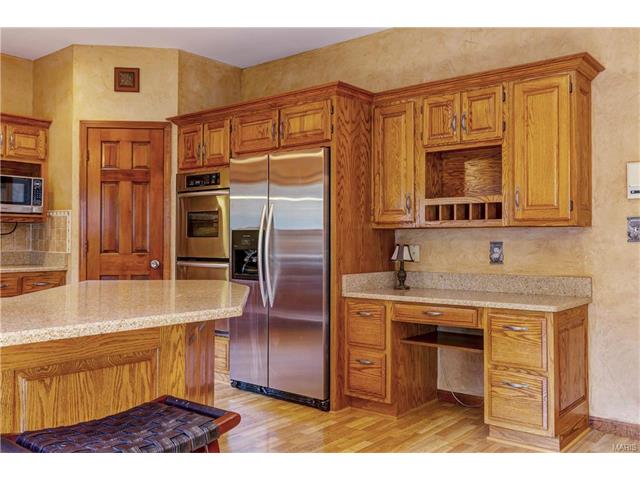 16052 Autumn Oaks Cir, Ellisville, MO 63021 photo 15