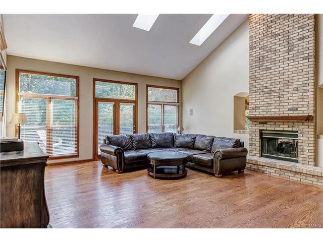 16052 Autumn Oaks Cir, Ellisville, MO 63021 photo 8