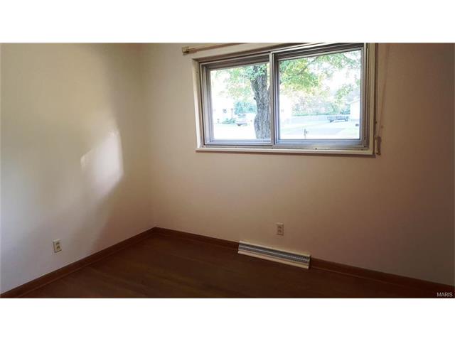 1401 Marsh Ave, Ellisville, MO 63011 photo 9