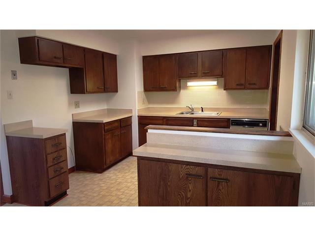 1401 Marsh Ave, Ellisville, MO 63011 photo 3
