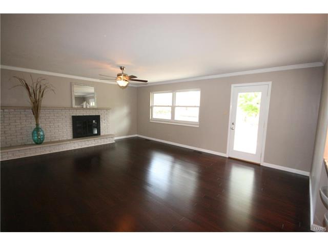 2711 Danforth Dr, Saint Louis, MO 63129 photo 4