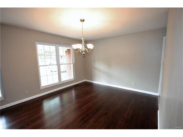 2711 Danforth Dr, Saint Louis, MO 63129 photo 6