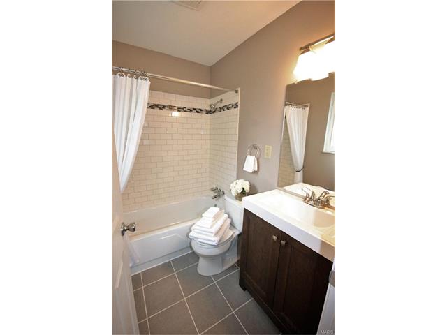 2711 Danforth Dr, Saint Louis, MO 63129 photo 17