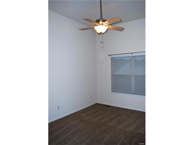 218 Tyndale Dr, O'fallon, MO 63366 photo 13