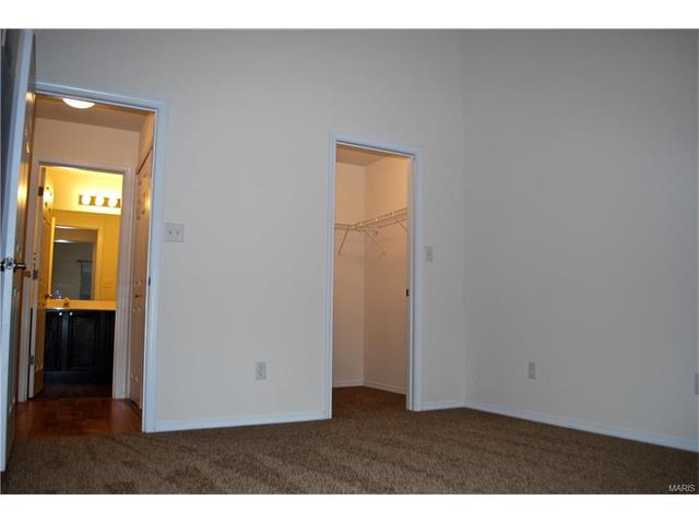 218 Tyndale Dr, O'fallon, MO 63366 photo 14
