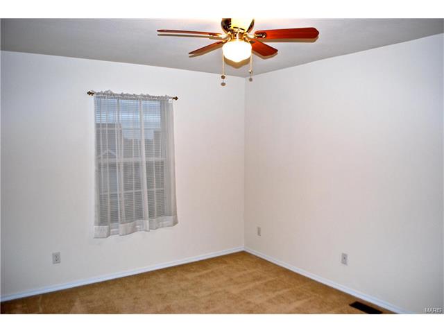 218 Tyndale Dr, O'fallon, MO 63366 photo 21