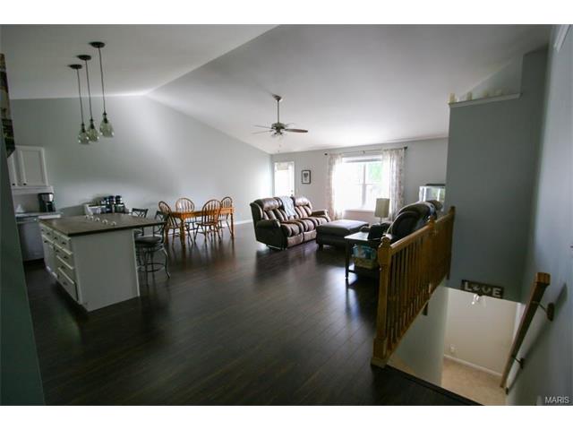 1126 Whitegate Ct, O'fallon, MO 63366 photo 2