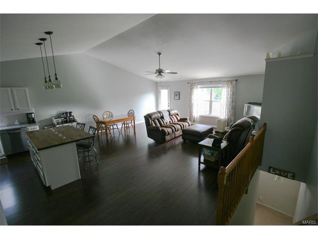 1126 Whitegate Ct, O'fallon, MO 63366 photo 3