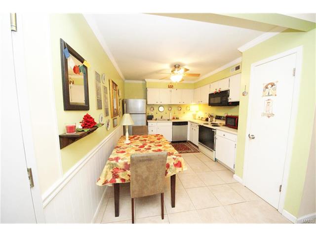 708 Ridgeside #D, Ballwin, MO 63021 photo 2