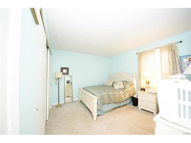 708 Ridgeside #D, Ballwin, MO 63021 photo 7