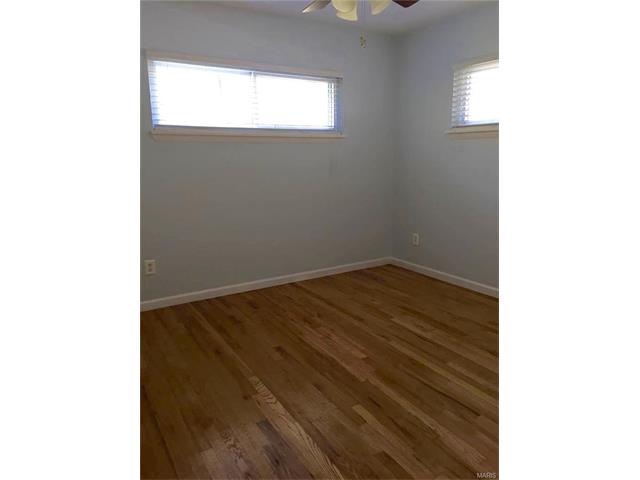 221 Chamberlin Dr, Ballwin, MO 63021 photo 11