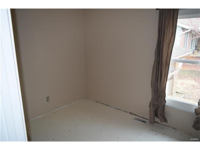 516 Treetop Trl, Ballwin, MO 63021 photo 14