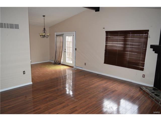 516 Treetop Trl, Ballwin, MO 63021 photo 5
