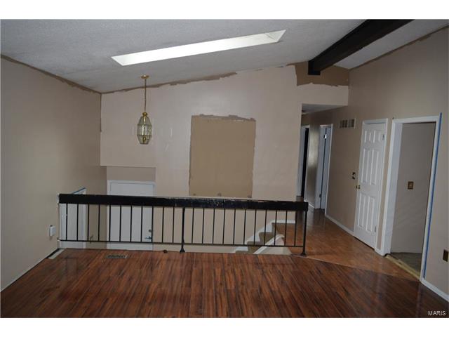 516 Treetop Trl, Ballwin, MO 63021 photo 8