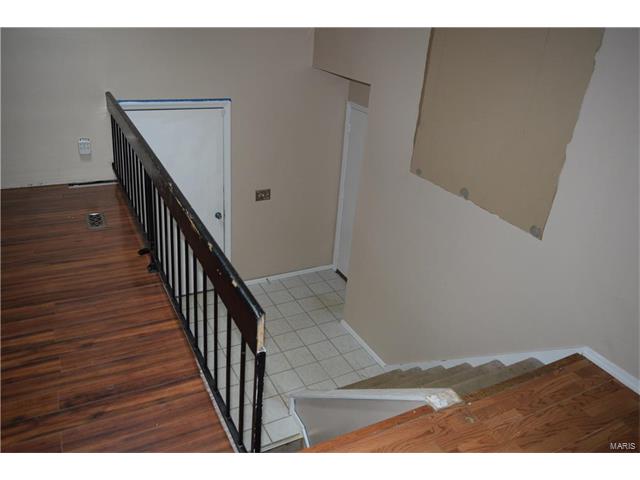 516 Treetop Trl, Ballwin, MO 63021 photo 9