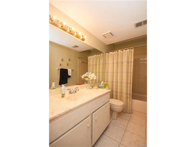 1348 Holgate #G6, Ballwin, MO 63021 photo 19