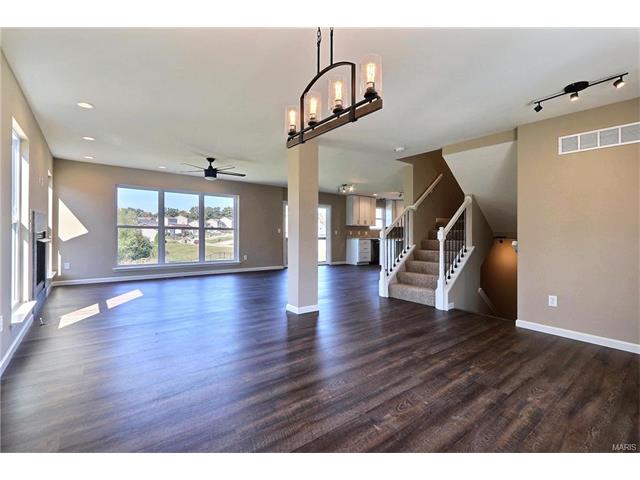 365 Pearson Ct, Saint Charles, MO 63304 photo 3