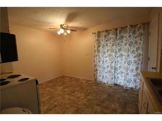 422 Feise Rd, O'fallon, MO 63368 photo 4