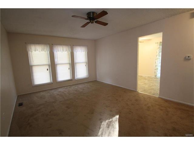 422 Feise Rd, O'fallon, MO 63368 photo 3