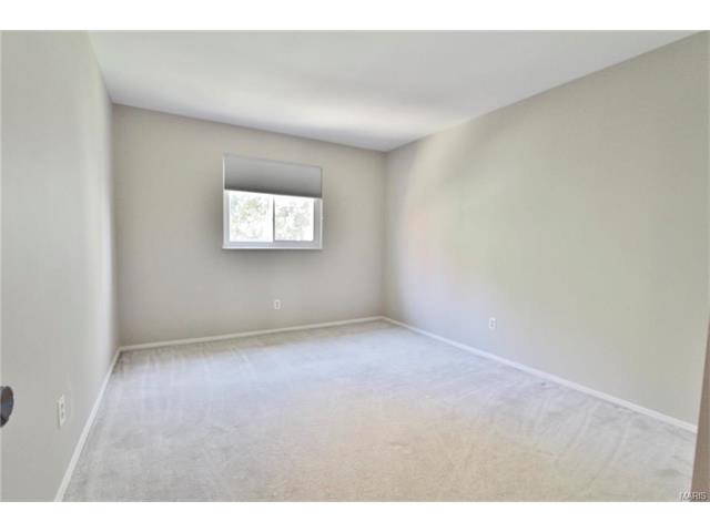 346 Glan Tai Dr, Ballwin, MO 63011 photo 16