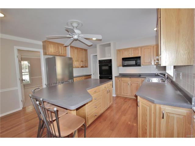 346 Glan Tai Dr, Ballwin, MO 63011 photo 6