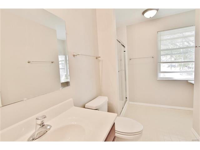 346 Glan Tai Dr, Ballwin, MO 63011 photo 14