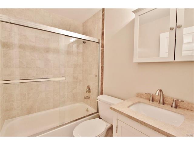 346 Glan Tai Dr, Ballwin, MO 63011 photo 19