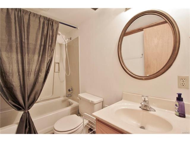 346 Glan Tai Dr, Ballwin, MO 63011 photo 23