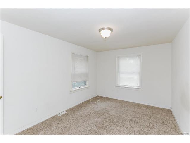 7820 Rosedale Dr, Saint Louis, MO 63121 photo 8