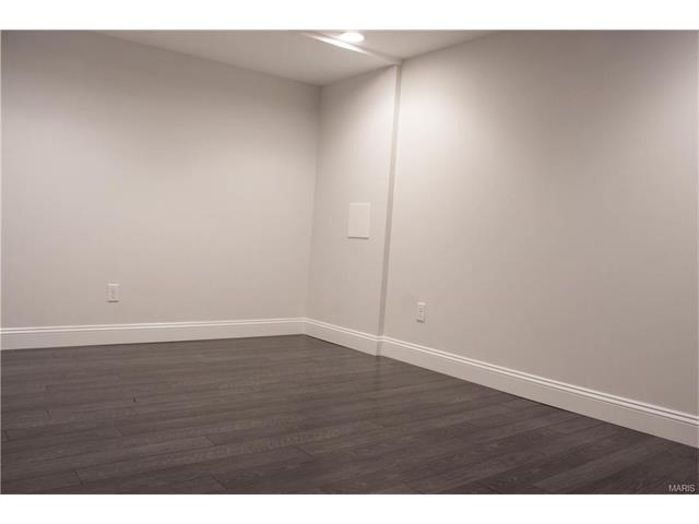 345 Baxter Rd, Ballwin, MO 63011 photo 14