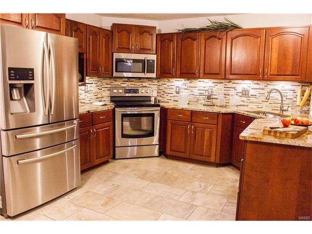 345 Baxter Rd, Ballwin, MO 63011 photo 3