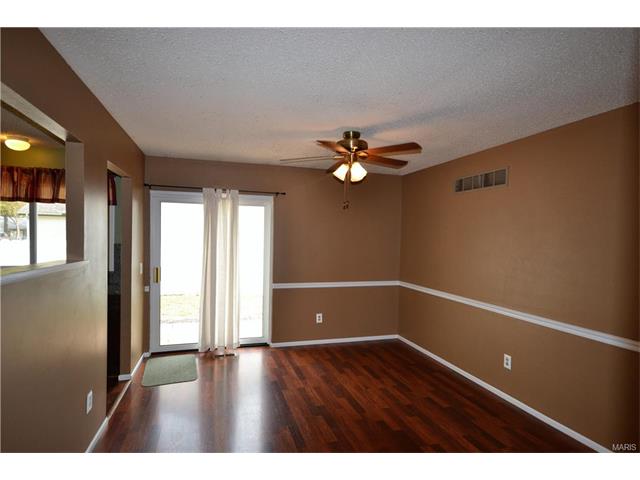 1106 Stormyoak Dr, Ballwin, MO 63021 photo 9