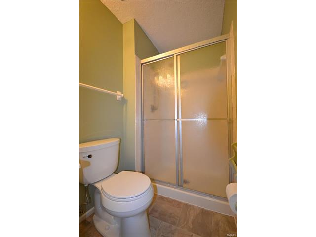 1106 Stormyoak Dr, Ballwin, MO 63021 photo 17