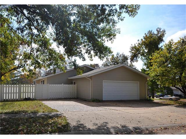 1106 Stormyoak Dr, Ballwin, MO 63021 photo 18