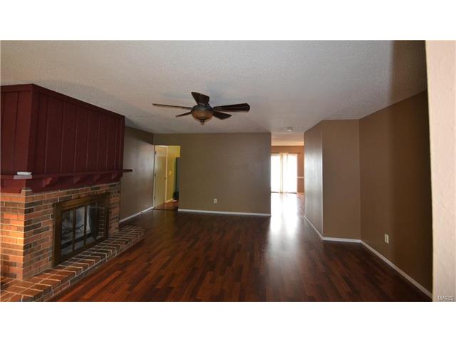 1106 Stormyoak Dr, Ballwin, MO 63021 photo 3