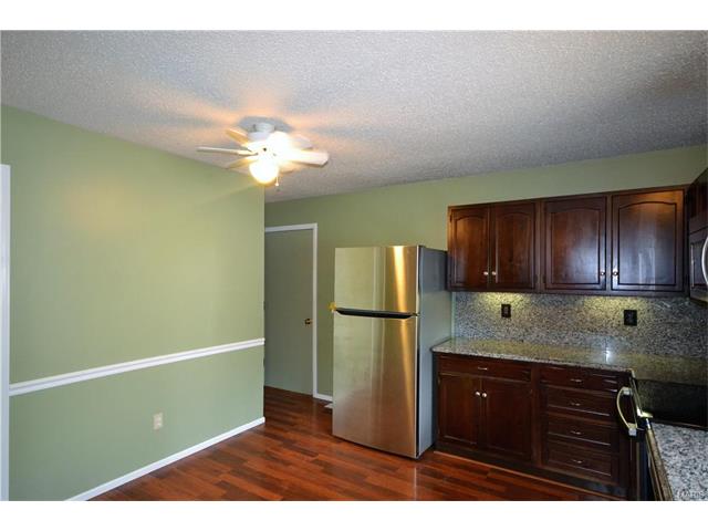 1106 Stormyoak Dr, Ballwin, MO 63021 photo 7