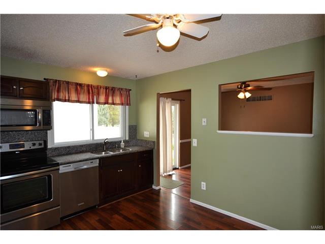 1106 Stormyoak Dr, Ballwin, MO 63021 photo 8